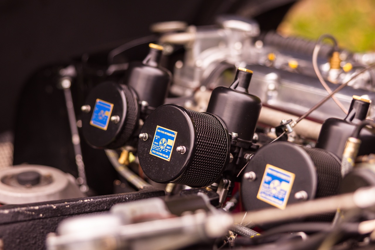 Aston Martin DB24 13